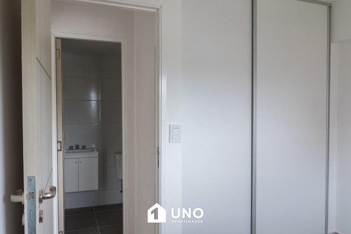 Imagen 13 de 19 de San Juan Y Vera Mujica - Dpto De 1 Dormitorio Externo. Posibilidad Cochera.