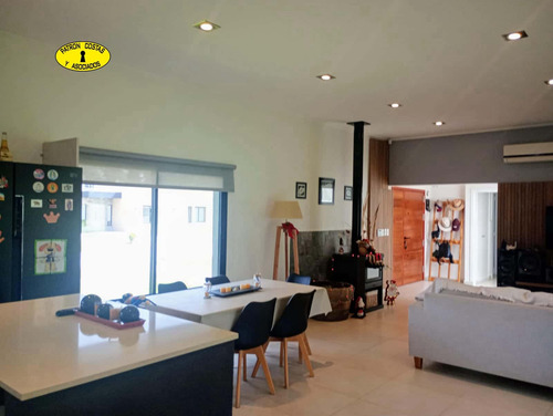 3429ml- Casa En Venta En Santa Irene, Comarcas De Lujan
