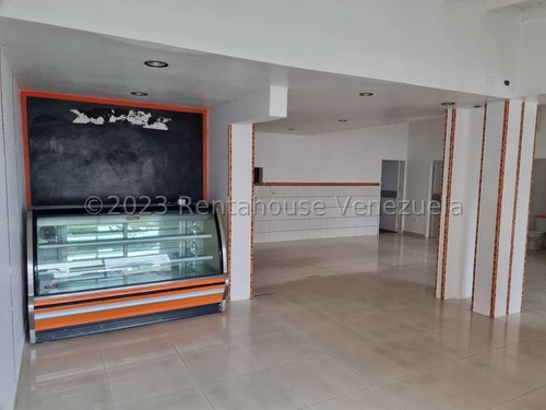 Local Comercial En Venta En Nueva Segovia Barquisimeto Lara -- %%m-c-t%% Cod. 24 Guion 3 7 5 9