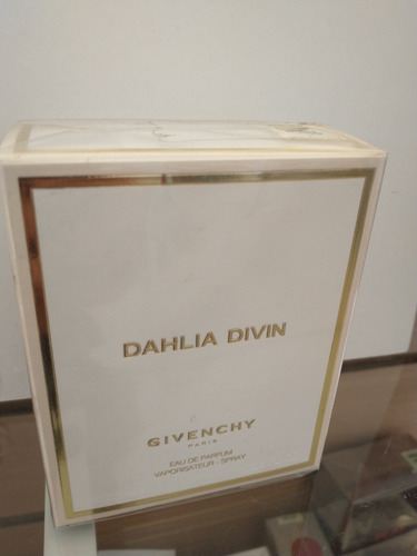 Imagen 2 de 3 de Perfume Givenchy Dahlia Divin Fem X50ml Edp