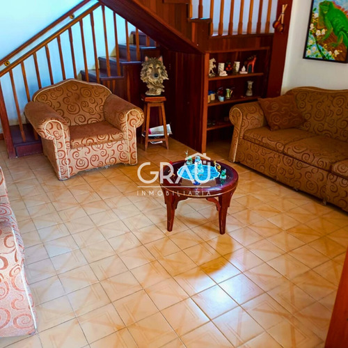 Casa En Venta Con Terreno En Altos De Santa Fe