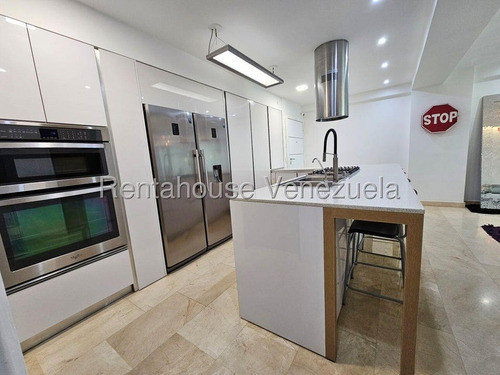 Venta De Espectacular Apartamento Pb En Macaracuay, Agua Segura #25-18495 Np