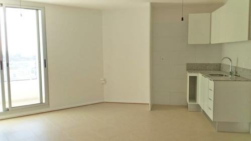 Venta Apartamento 1 Dormitorio Tres Cruces Terraza Y Garaje