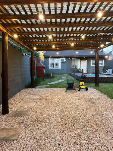 Casa En Venta En De Vicenzo Grande, Del Viso, Pilar