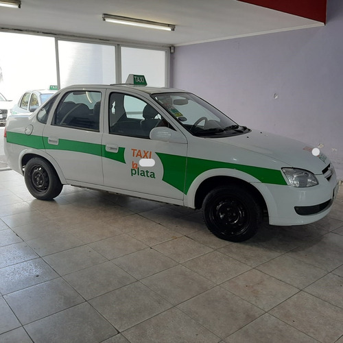 Imagen 24 de 24 de Taxi Chevrolet Classic 4 P Ls C/gnc Y Habilitacion - 2016