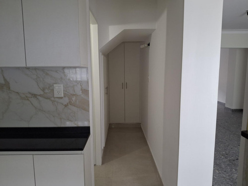 Casa De 6 Ambientes En Alquiler La Lucila
