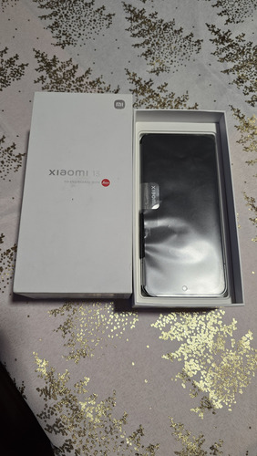 Xiaomi 13 Color Negro, Libre De Fábrica Dual Sim Físico, Sin Detalles. Realmente Como Nuevo (Usado)