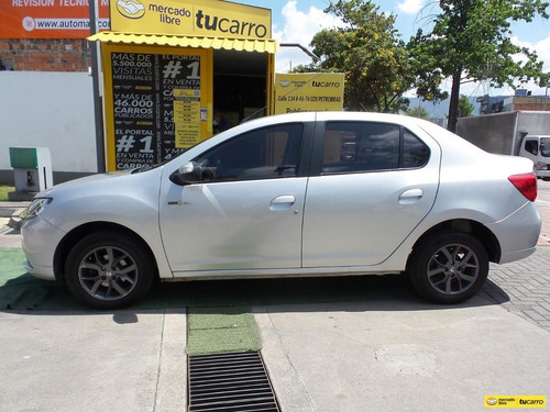 Imagen 4 de 15 de Renault Logan Expression Nigth & Day