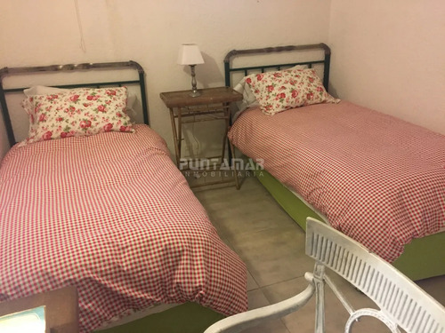 Moderna Casa En Venta En El Chorro A Metros Del Mar