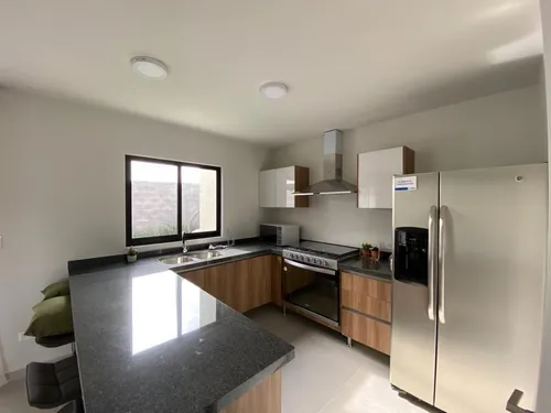 Preciosa Casa Entre El Refugio Y Zibatá, 3 Recamaras, 2.5 Baños, Jardín, Alberca