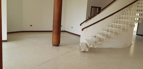 Imagen 14 de 16 de Oferton Casa Quinta, Altos De Barinas, 640 M2 Construcción