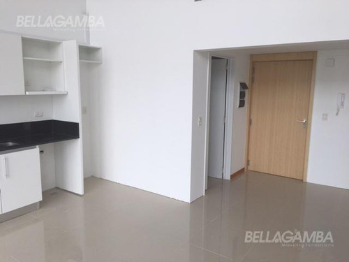 Imagen 4 de 24 de Hermoso Loft En Piso 17 Con Vista Al Rio. Excelentes Detalles De Calidad Y Cochera.