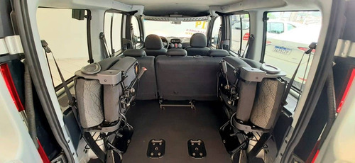 Fiat Doblò 1.8 Essence 7l Flex 4p Manual