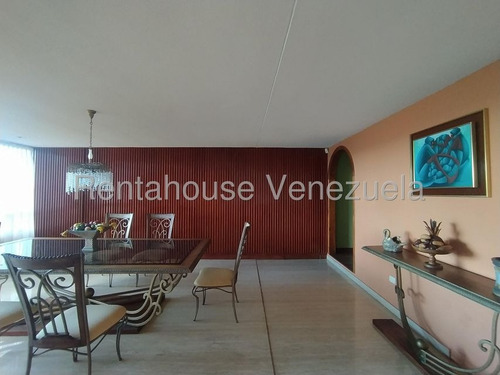 Casa En Venta En Prados Del Este Calle Cerrada Tres Niveles