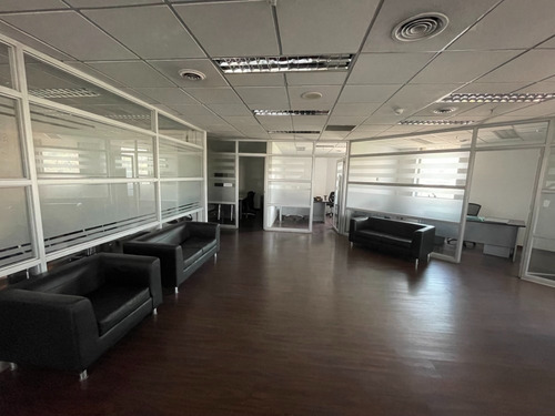Venta/arriendo Oficina Av. El Salto Huechuraba Id 52.209-lin