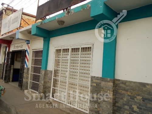 Smart House Vende Dos Locales Comerciales Con Apartamento De Oportunidad En Excelente Zona Comercial De Santa Rita. 777_lk