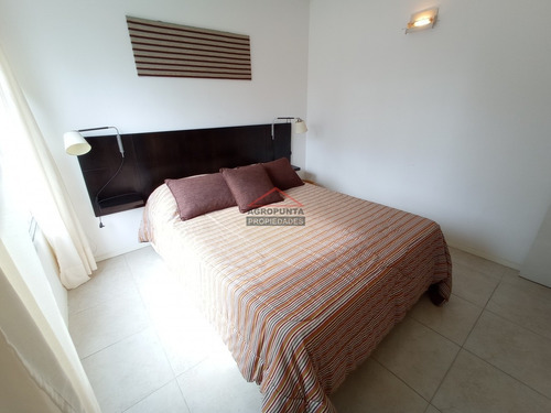 Apartamento 2 Dormitorios 2 Baños * Península- Ref: 5286