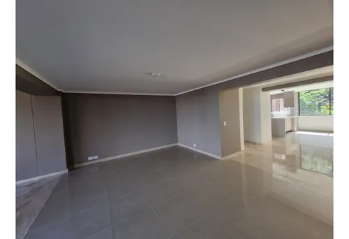 Amplio Y Cómodo Apartamento En Venta En Los Balsos