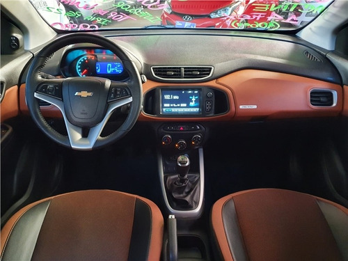 Imagem 8 de 11 de Chevrolet Onix 1.4 Mpfi Activ 8v Flex 4p Manual
