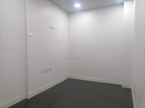 Local Comercial Edificio Medico Alcantara 70 Mt2