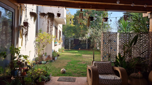 Casa Moderna Y Amplia 5d/4b Con Quincho En Arriendo