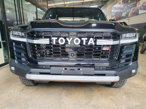 Imagen 2 de 15 de Toyota Land Cruiser Gr Sport Twin Turbo 70th Anniversary