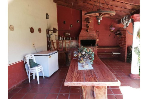 Imagen 11 de 14 de Vendo Casa En El Barrio Pettirossi De Cambyreta: 3 Cuartos.