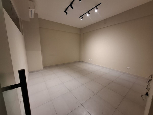 Apartamento En Alquiler En Serrallés, Santo Domingo