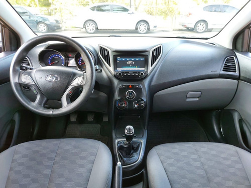 Imagem 9 de 15 de Hyundai Hb20s 1.6 Comfort Plus 16v
