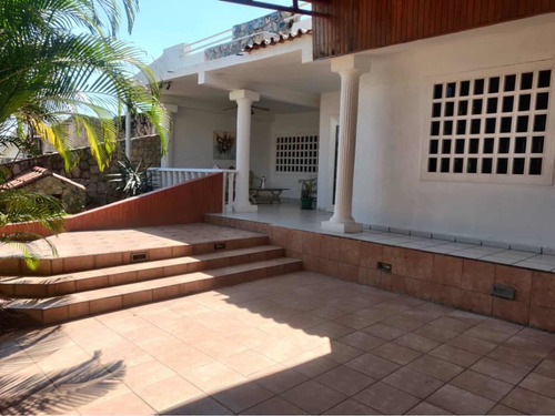 Imagen 1 de 20 de Casa Urbanizacion Altos Del Parral