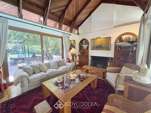 Casa En Arriendo De 5 Dorm. En Las Condes