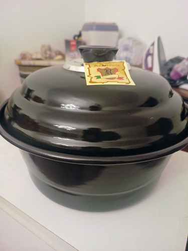 Olla Con Tapa Marrón