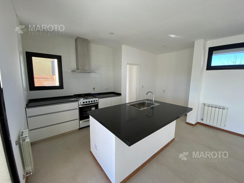 Imagen 21 de 25 de Casa En Venta En El Canton - Maroto Propiedades