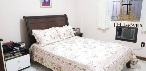 Apartamento De 3 Dormitórios (sendo 1 Suíte), 1 Vagas Privativas , 1 Apartamento Por Andar - Centro De Balneário Camboriú - Sc - Ap0504