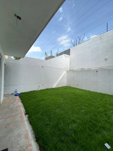 Se Vende Th En Colinas De Guataparo Remodelado Valencia Fg