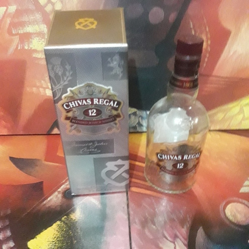 Botella Y Caja De Whisky Chivas 12 Años Exelente Estado 