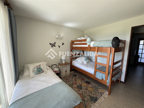 Casa En Venta De 4 Dorm. En Santo Domingo