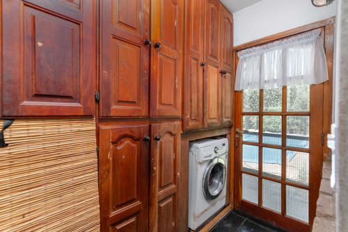 Casa En Venta 4 Amb Cochera,jardin,pileta Quilmes