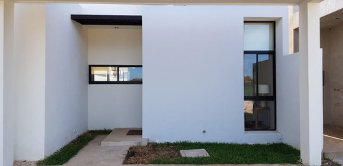 Imagen 2 de 21 de Casa En Venta En Conkal En Privada Zensia Mod. E