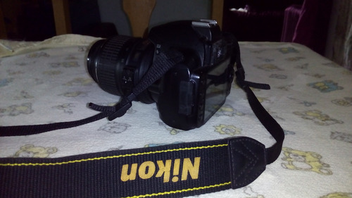 Camera Nikon D3000