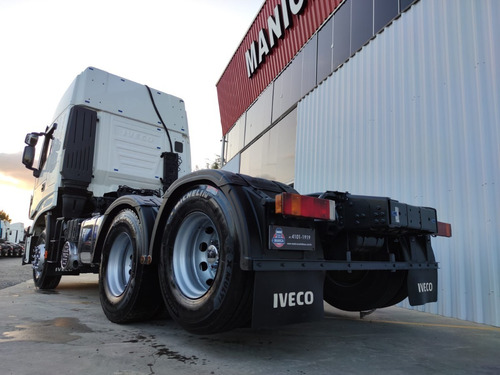 Imagem 4 de 13 de Iveco Hi Way 440 6x2 2018