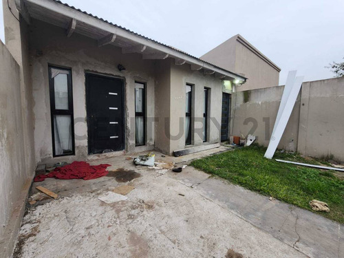 172 Entre 518 Y 519. Casa En Ph En Venta, Melchor Romero. La Plata