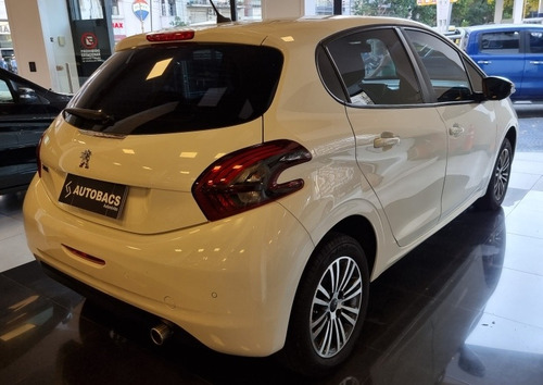 Peugeot 208 Allure Tiptronic