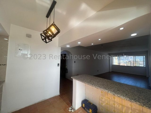 Imagen 16 de 26 de Apartamento En Venta Urb El Centro, Maracay 23-19254 Hc