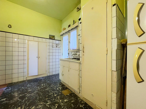 Casa En Venta Con Departamento En Planta Alta, Todo A Reciclar, En Florida/vte. López