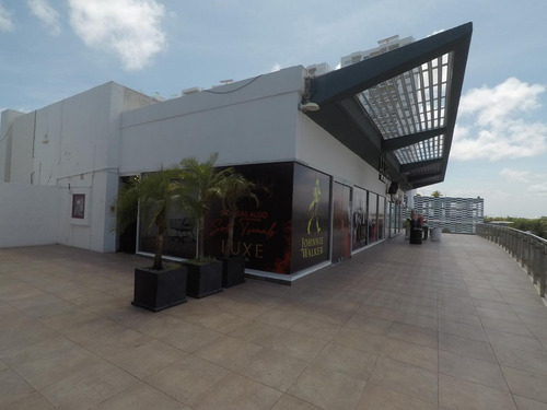 En Venta Local Comercial Con Excelente Ubicación En El Centro De Cancún C3139