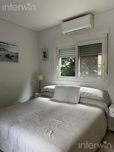 Casa En Los Pilares, 6 Ambientes, C/ Jardin Y Pileta - Venta -