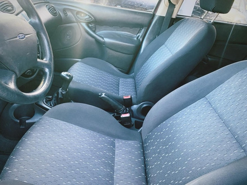 Ford Focus 2.0 Ghia 5p