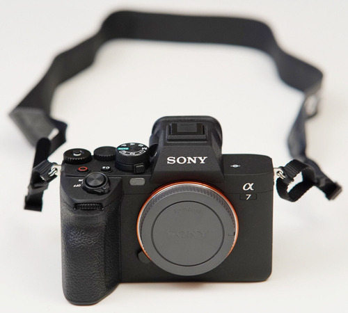 Sony Alpha 7 Iv Full Frame Interchangeable Lens Camera 