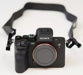 Sony Alpha 7 Iv Full Frame Interchangeable Lens Camera
